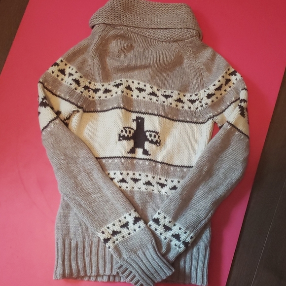 100% lambswool sweater- Aritzia TNA - Picture 7 of 7